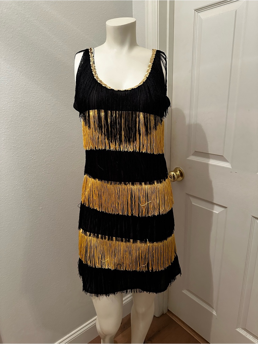 Women’s Black and Gold flapper costume Fringe Sleeveless Party Dress S/M
